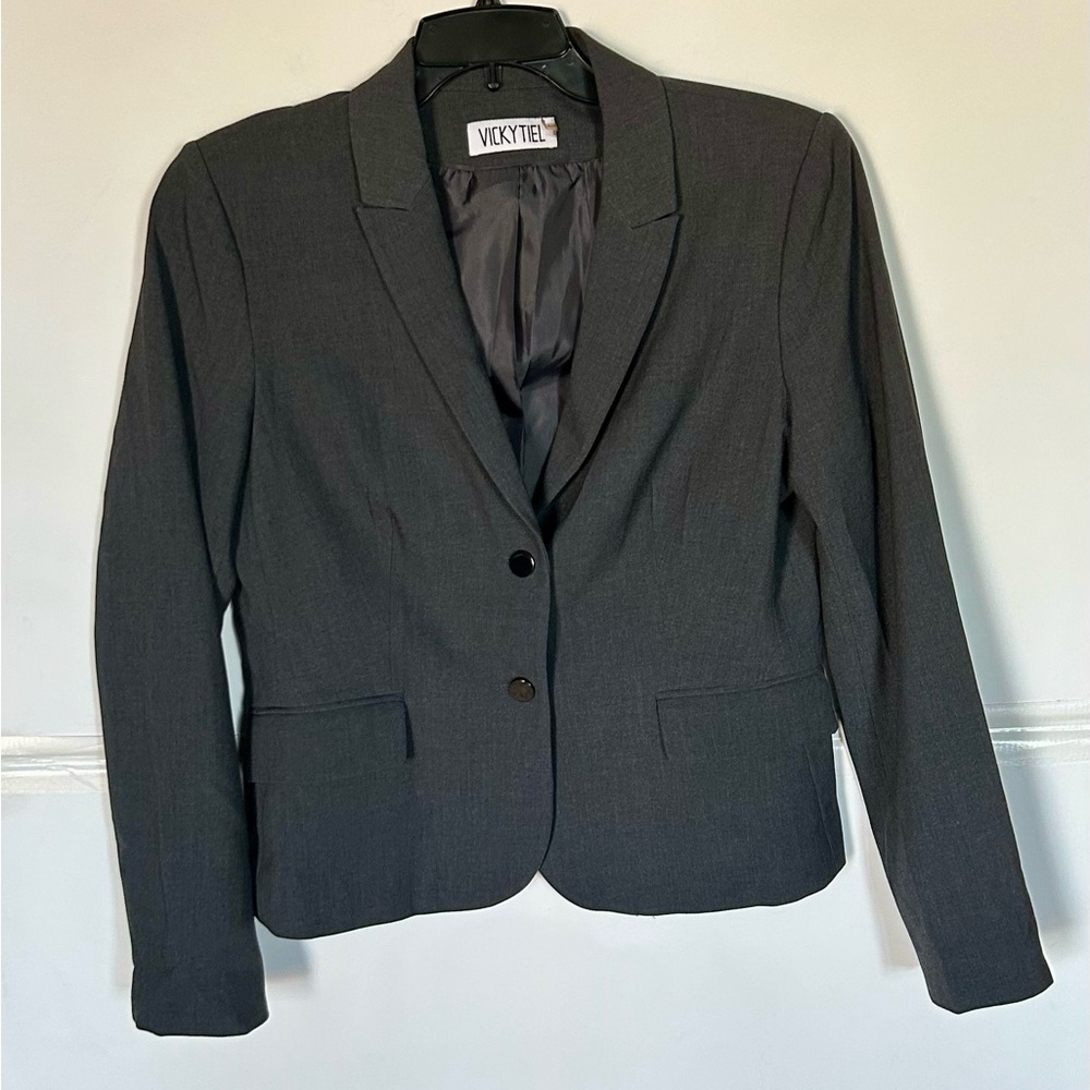 Vicky Tiel Classic Women's Lined Gray Blazer. Two button closure. Size 12